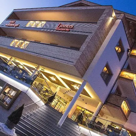 瑞恩纳卡酒店 4*